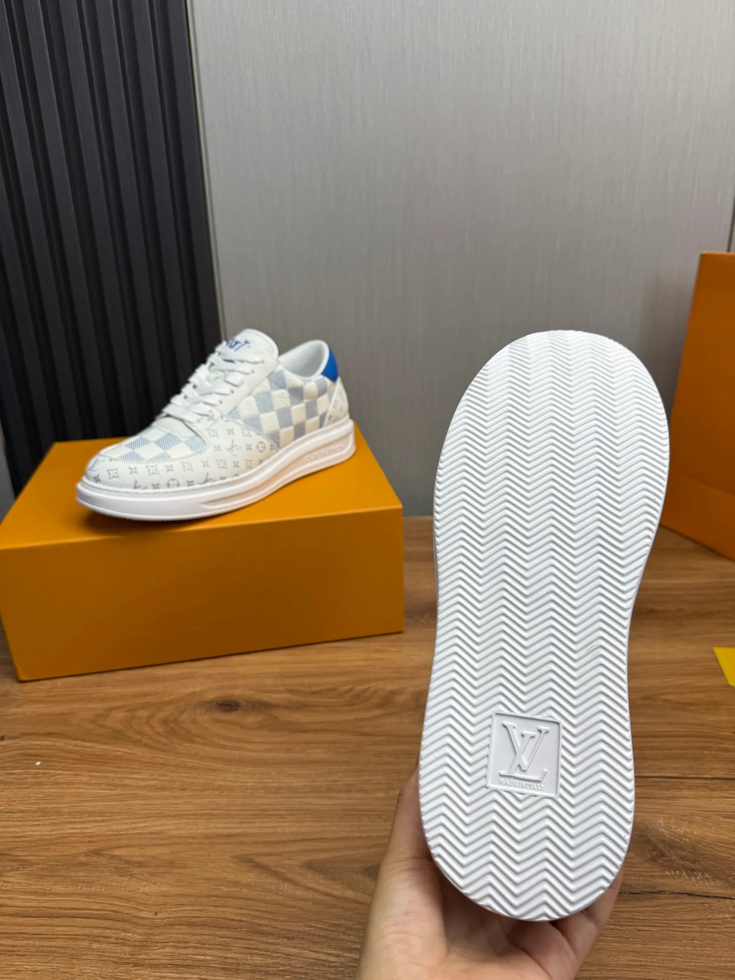 Men's shoes 💰840💰 LOUIS VUITTON [Luden Yiwei] The new trendy Lv is on the market 🎁, casual and fashionable men's shoes 👟 1:1 shipment ⬆️The upper is made of imported cowhide + cowhide mesh lining, the original wear-resistant rubber outsole, the version is simple and elegant, exclusive for trendy men. 38-45 (38.45 is non-refundable if made to order)